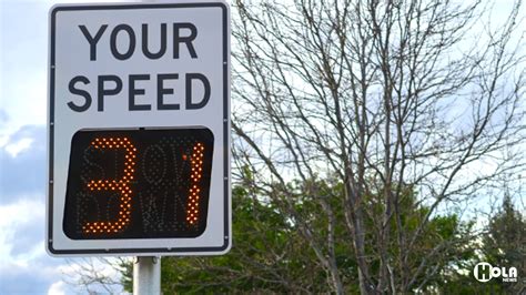 Instalan Letreros Digitales De Velocidad En Vecindario Hola News