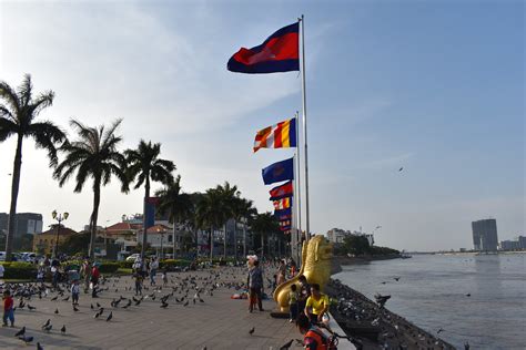 Sisowath Quay Phnom Penh Cambodia Sisowath Quay តរវថ Flickr