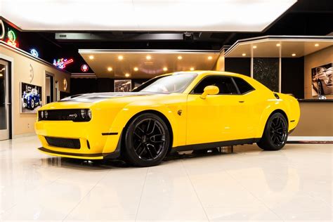 Dodge Challenger Srt Hellcat Widebody 2018 Yellow 1 18 By Autoart