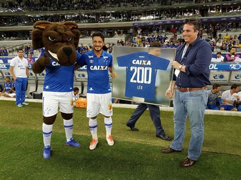 H Seis Anos No Cruzeiro Zagueiro L O Homenageado Pelos Jogos