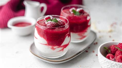 Dessert Mit Himbeeren Und Leichter Mascarpone Creme Im Glas