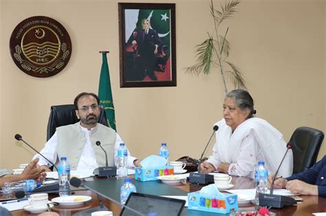 Prof Dr Shahid Munir T I Chairperson Phec Chaired A Meeting Aimed