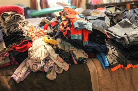 How To Survive The Never Ending Laundry Pile (FREE Laundry Printable