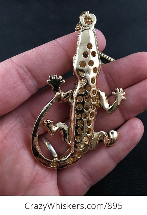 Pink Rhinestone And Gold Tone Crocodile Or Alligator Pendant Nt6rcsdcdyi