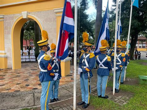 Fervor C Vico En Todo El Pa S Hondure Os Izan Pabell N Nacional En