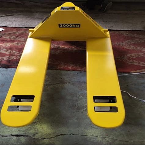 Hand Pallet Truck 2 5 Ton For Material Handling At Rs 15500 Piece In