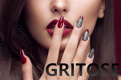 Uñas postizas a presión color rojo vino cuadradas medianas con