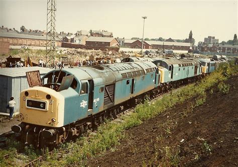 Br Class 40s 40195 And 40091 Crewe Works British Railways  Flickr