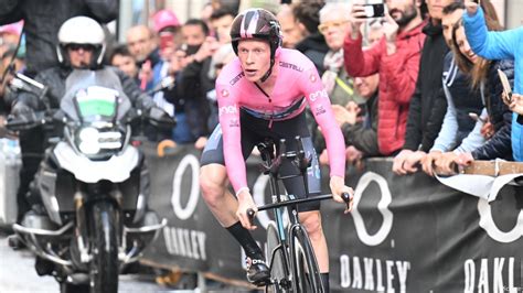 La Aventura De Andreas Leknessund Con La Maglia Rosa En El Giro De