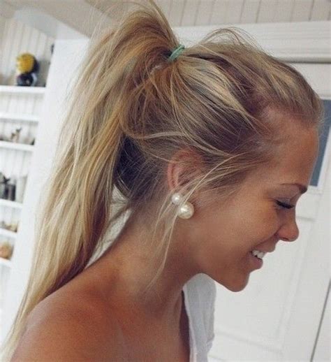 35 Chic And Messy Updo Hairstyles For Luxuriously Long Hair