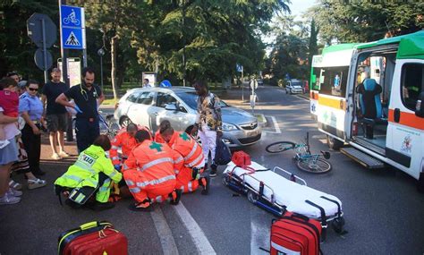 Ciclista Investita Da Unauto In Via Compagnoni Gazzetta Di Reggio