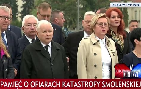 Politycy PiS oddali hołd ofiarom katastrofy smoleńskiej