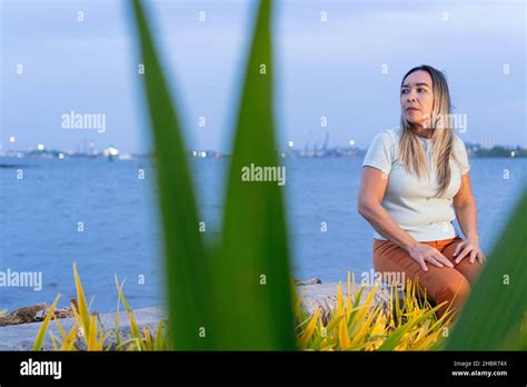 Reife Latina Fotos Und Bildmaterial In Hoher Aufl Sung Alamy