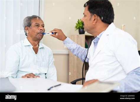 Consulting Doctor India Hi Res Stock Photography And Images Alamy