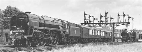 Hornby 2009 Product Information Train Packs