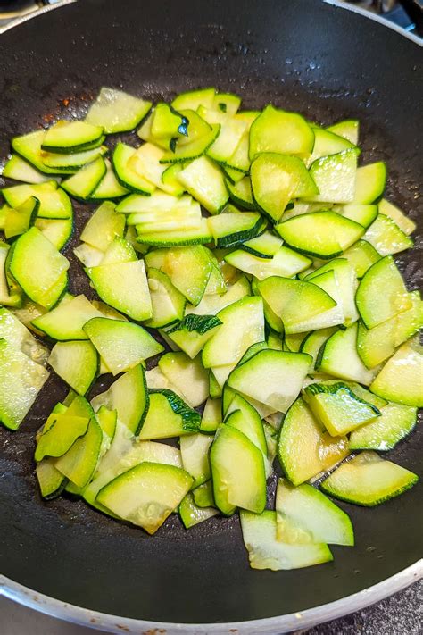 4 Ingredient Zucchini Frittata Go Cook Yummy