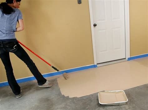 Cleaning a Garage Floor | how-tos | DIY