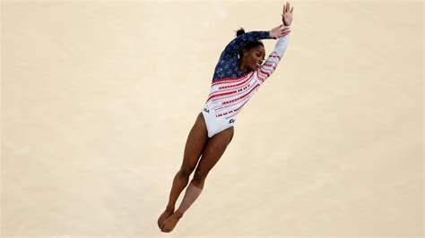 Simone Biles' floor routine: The Olympic star wows fans and competitors ...