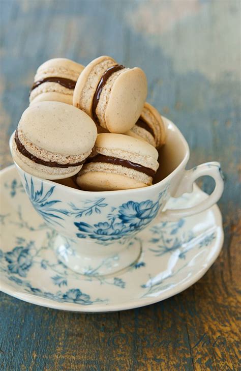 Macarons With Nutella Filling Nutella Macaroon Recipes Macaron Recipe