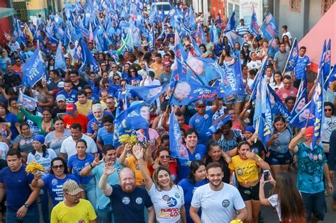 Othelino e Ana Paula reúnem multidão em grande ato político em Santa