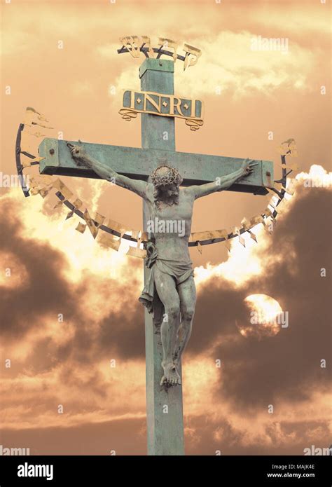 Jesus Christ On Cross Hi Res Stock Photography And Images Alamy