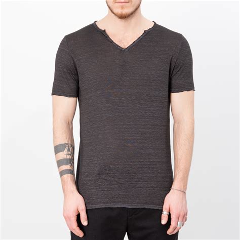 BLACK V-NECK T-SHIRT|wolfensson