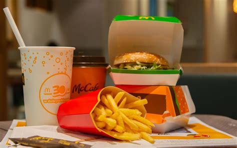 Quel Est Le Salaire Moyen Chez Mcdonald S En France Ptit Clic