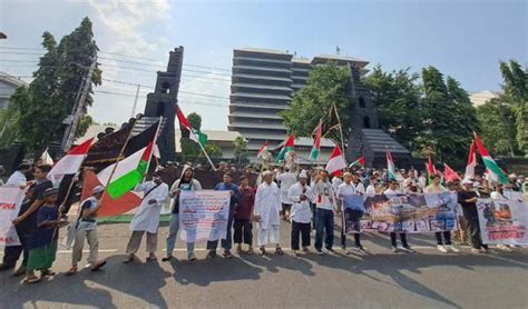 Ratusan Umat Islam Semarang Gelar Aksi Solidaritas Bela Palestina Dan