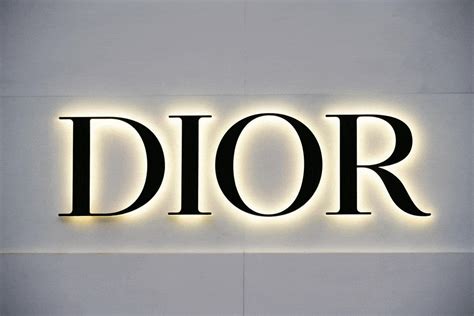 Dior更換Logo變DIOR：研究指更引起人慾望– Vogue Hong Kong