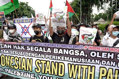 Aksi Bela Palestina Terus Bergulir Di Depan Kedubes AS Foto 5 1883876