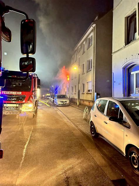 Fw E Wohnungsbrand In Einem Mehrfamilienhaus Keine Verletzten