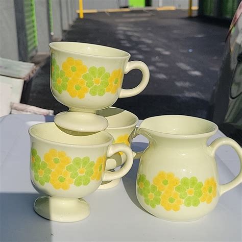 Franciscan Dining Vintage Franciscan Picnic Daisy Coffee Mugs And