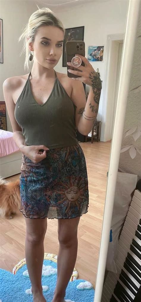 Any Older Men Here That Want To Fuck Me Raw R GirlsWhoLoveDicks