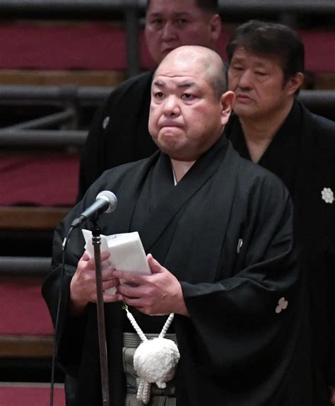 1敗守った横綱照ノ富士に八角理事長「正面でよく残った。落ち着いていた」精神面の強さ分析 大相撲写真ニュース 日刊スポーツ