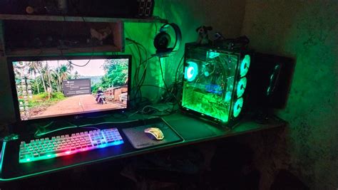 What do you think? My cousins minimalist computer setup : battlestations