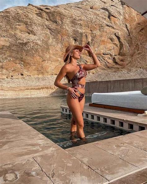 Khloe Terae Sexy En Bikini Olympine