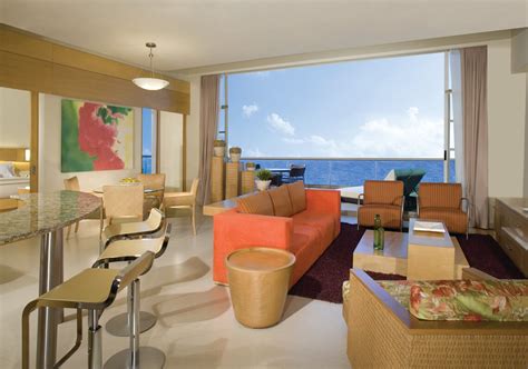 Beach Palace in Cancun, Mexico - All Inclusive - Book Now