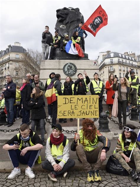 Reportage Photo Gilets Jaunes Acte Il Y A Une Prise De