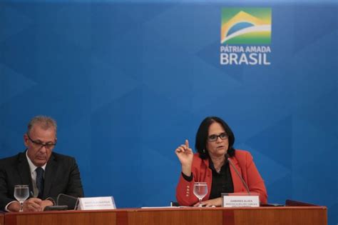 No Planalto Ministra Damares Apresenta Principais A Es De