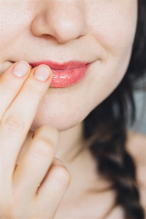 Buh Bye Chapped Lips 11 Ways To Keep Your Lips Soft Smooth This Fall Chapped Lips Remedy