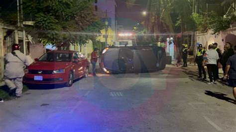 Choca Joven Conductor Contra Otro Auto Y Termina Volcado En Playa Del