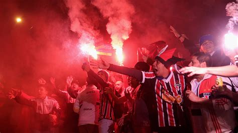 Torcida Faz Bela Festa Para Receber O São Paulo Veja Fotos