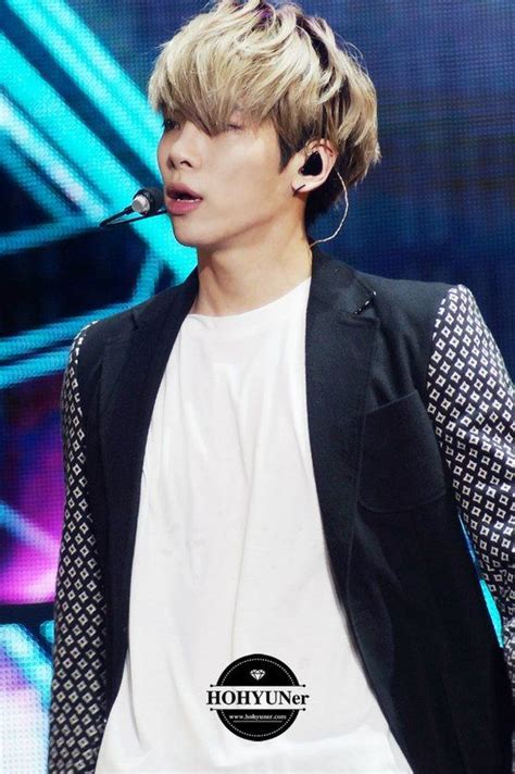 Kim Jonghyun♥shinee Shinee Jonghyun It Hurts Me Kpop Guys Thank God