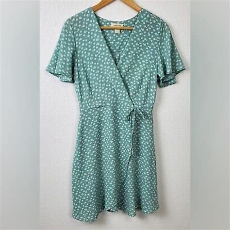 Monteau Dresses Nwt Monteau Wrap Floral Mint Mini Dress Ruffle V