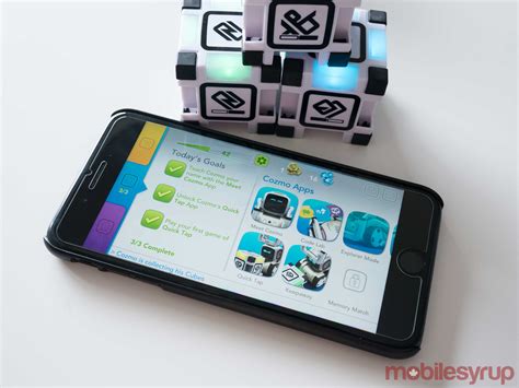 Anki's Wall-E-like Cozmo robot will trick you into thinking it's actually alive