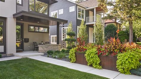 Contemporary Landscape Design Front Yard