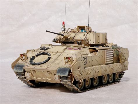 Броневая машина пехоты М2А2 Bradley — Каропка.ру — стендовые модели ...