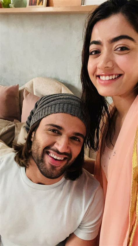 Rashmika ️ Vijay 😍 Vijay Devarakonda Actors Actor Picture