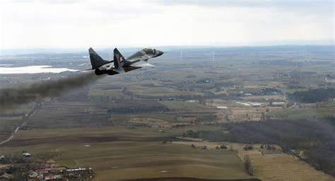 波蘭空軍一架米格 29戰鬥機墜毀 每日頭條