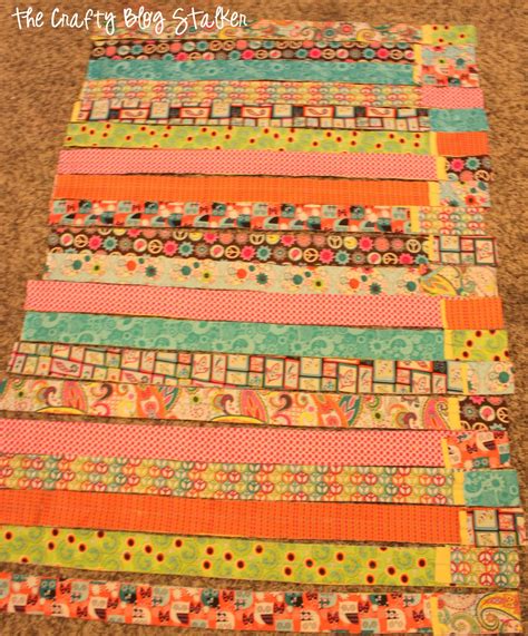 Tutorial Fabric Strip Rag Quilt - The Crafty Blog Stalker